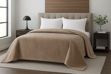 Manta Edredon Doble Jacquard con Coderito Queen Beige Super Suave