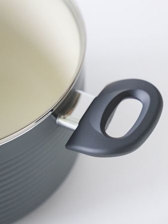 Batería de cocina Oster Ridge Valley 8 piezas Antiadherente reforzado y diseño moderno