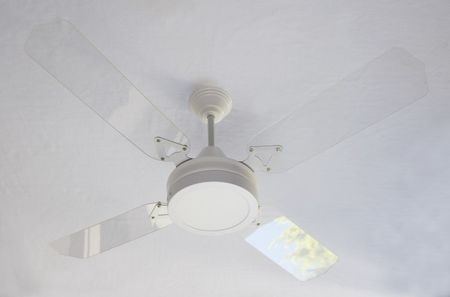 Ventilador De Techo Auvent V3044 Bl 90W Pc Led