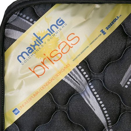 Colchon Maxiking Brisas 2 Plazas y Media 140x190x22cm Espuma de Alta Densidad Jackard Matelasseado