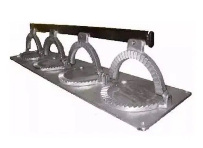 Cierra Empanadas Gastronomico Aluminio 4 Unidades 14cm Plateado - Vista 1