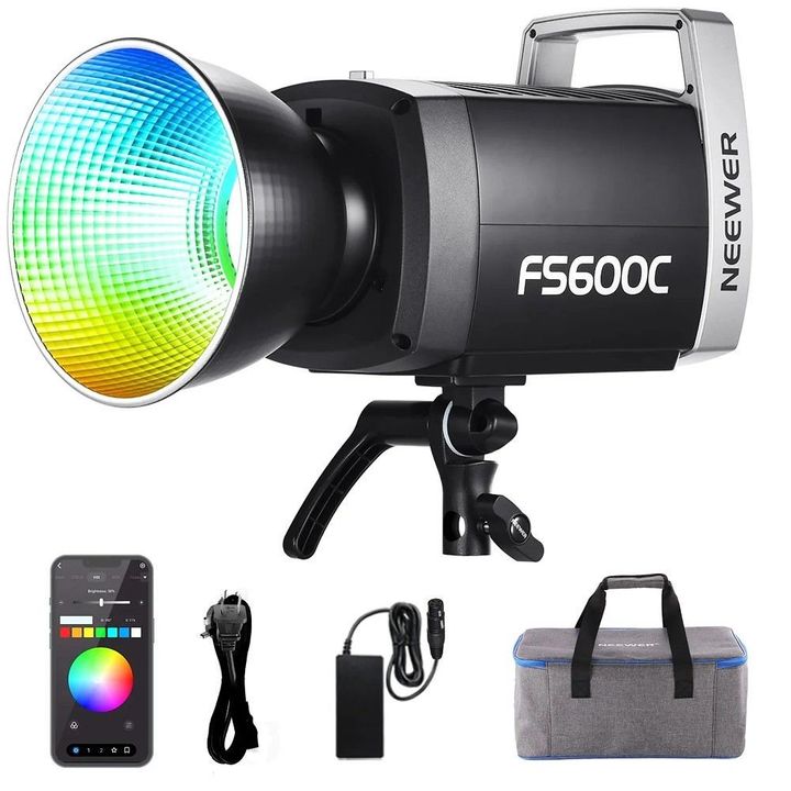 Luz de Video LED COB Neewer FS600C RGB 600W Bowens - Vista 1