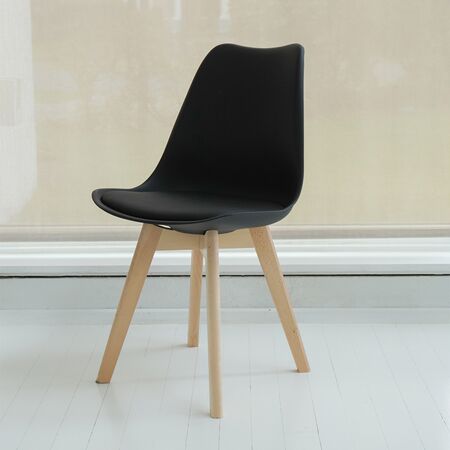 SILLA DE DISEÑO TULIP NEGRA CON ASIENTO ACOLCHADO