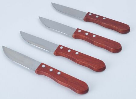 Set De 4 Cuchillos Asado