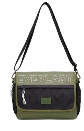 Morral Carpetero Everlast  con correa ajustable
