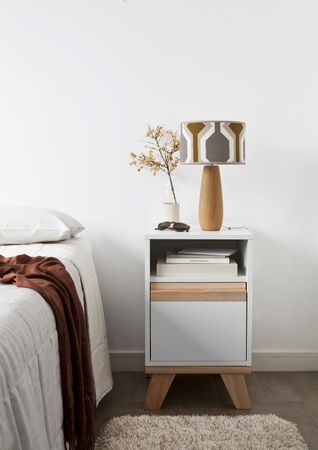 Mesa de luz con patas Escandinava Blanca (MLKALIM1DEU)