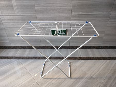 Tender De Ropa Plegable Con Alas Poline Blanco TMPR5180P