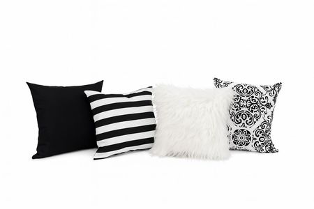 Set de 4 almohadones decorativos NEGRO con 1 pelo largo N3