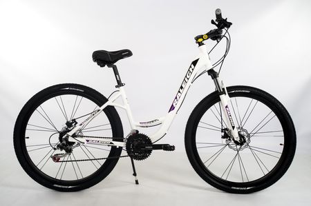 Bicicleta Raleigh Venture 3.0  R27,5" - Talle 16"/S - Blanco -Cuadro de aluminio- Frenos a discos mecanicos- 21 Vel. 