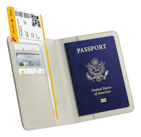 Portapasaporte Satechi Findall De Cuero Vegano - Beige