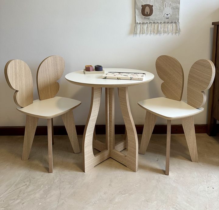 Combo Mesa Flora + 2 Sillas Mariposa - Vista 2