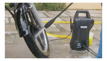 Hidrolavadora eléctrica Kärcher K2 Basic Black negra de 1200W con 11MPa de presión máxima - 50Hz/60Hz