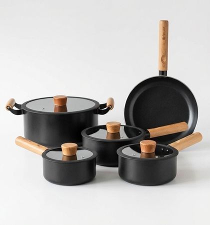 Batería de Cocina Noble 7 Pieza con Mango de Madera Feuer