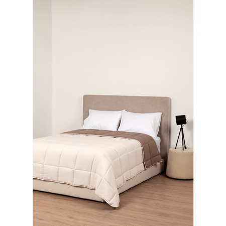 Acolchado liviano reverisble 2 plazas y media Beige