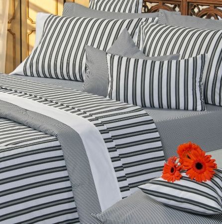 Juego de Sabanas Danubio 144 hilos Stripes Black Queen