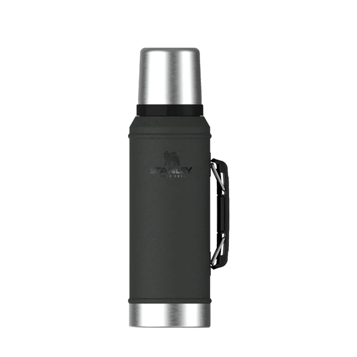 TERMO STANLEY 950 ML CON MANIJA Y TAPON CEBADOR (C:NEGRO 2.0) - Vista 1