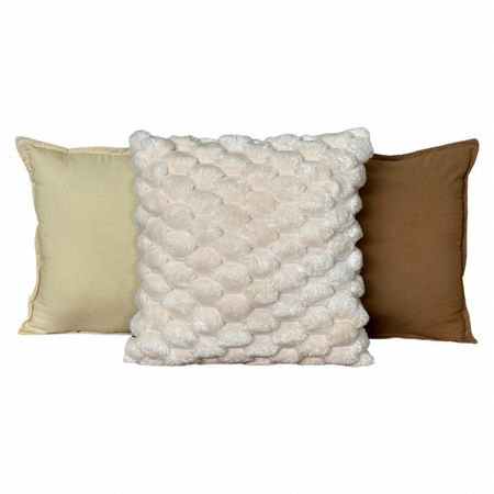 Pack X 3 Almohadones Tusor 40x40 y Peludo 45x45 Nordico cama