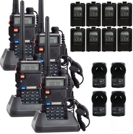 Handy Baofeng UV-5R Kit x4 Bi-Banda 8w Hasta 12km + 8 Baterías y 4 Manos Libres