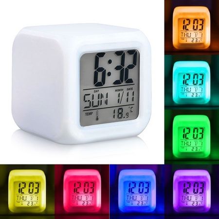 RELOJ DESPERTADOR LUZ LED CUBO