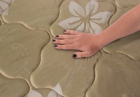 Colchon Inducol Numa 1 Plaza y Media 90x190x19 de Espuma y Jackard Matelasseado