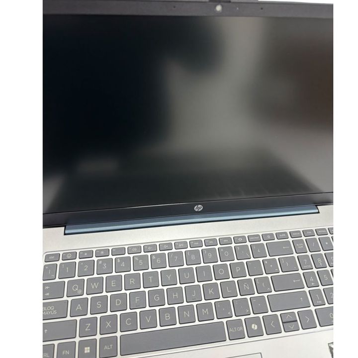 COMBO ORIGINAL HP: NOTEBOOK HP 15 R5-7520U 8GB SSD512 GB W11HOME + MOCHILA HP - Vista 4