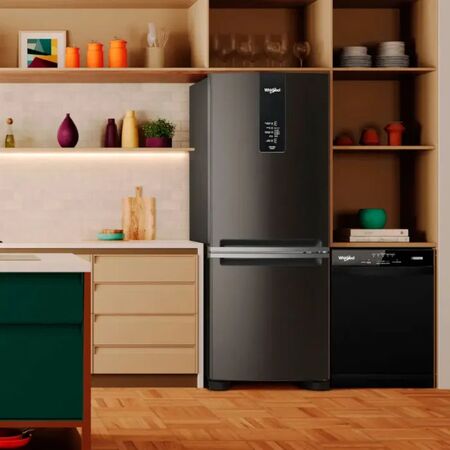 Heladera con Freezer Inverter Whirlpool No Frost Negra 449L WRE57CE