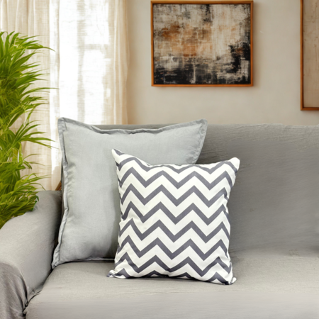 Set de 4 almohadones decorativos gris con 1 pelo largo G1