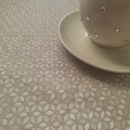 Mantel Antimancha Impermeable Español 1,60 x 2 mts Rollo Tela