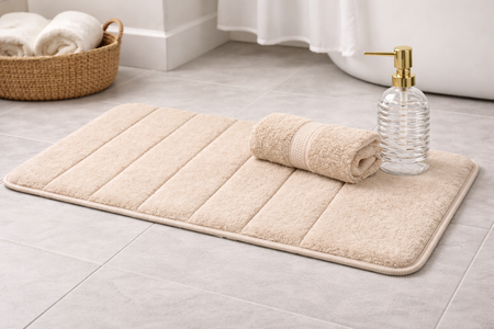 Alfombra de baño memory foam + toalla de mano + dispenser jabon